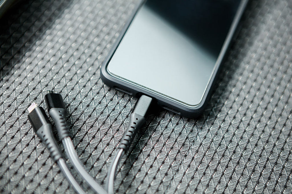 USB töltőkábel, 3az 1ben, 1.2m, USB-A bemenet, USB-C, Lightning, Micro USB kimenetek-1